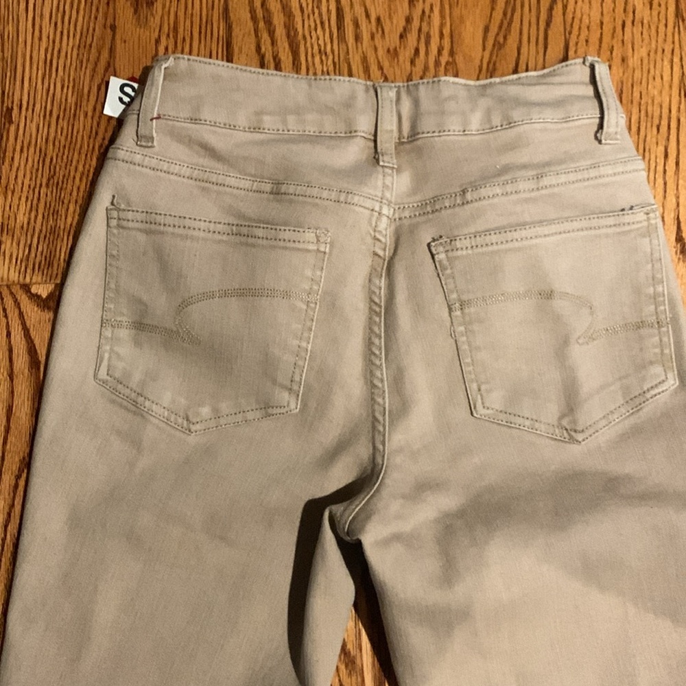Like new women’s beige/Tan Boot Cut Jeans Size 4 - Picture 14 of 16